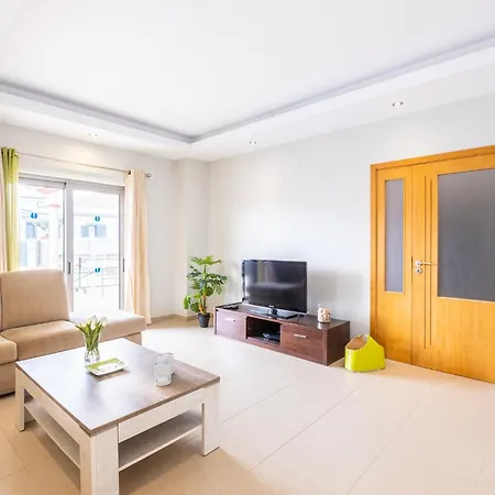 Aica - By Bedzy וילה