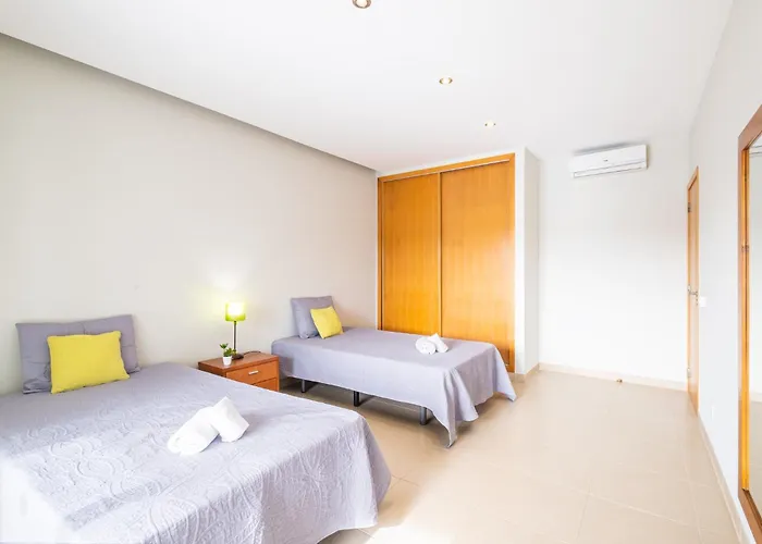 Aica - By Bedzy Guia (Faro)