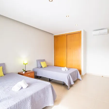 Aica - By Bedzy Guia (Faro)